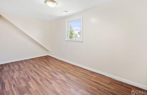 147 Fisher Ave, Piscataway NJ  08854-4830 exterior