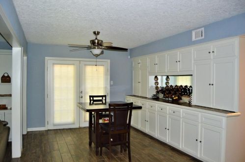 1805 Lk Dr, Huntsville TX 77320-0237 exterior