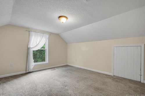 5 Bailey Rd, Enfield CT 06082-4818 exterior