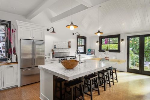 39 Orch Ave, Providence RI 02906-5514 exterior