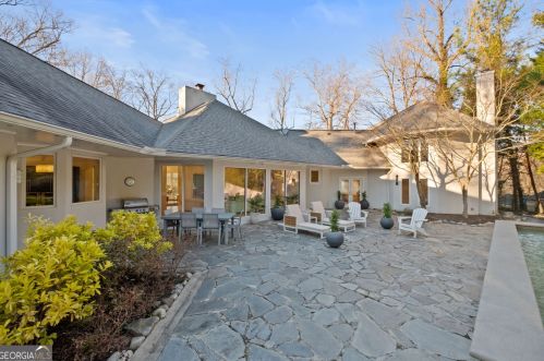 30 Chevaux Ct, Atlanta GA  30342-1944 exterior