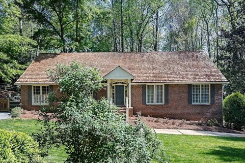 900 Lost Forest Dr, Atlanta, GA 30328-2159