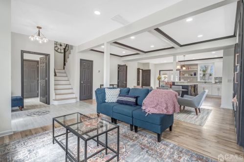 22 Stiles Rd, Edison NJ  08817-4137 exterior