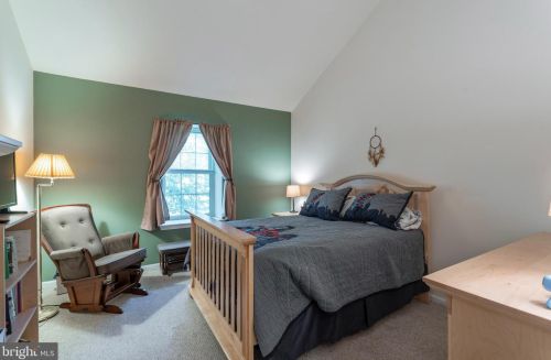 1310 Foxmeadow Dr, Limerick PA 19468-1556 exterior