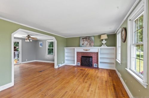 971 Farms Rd, Wallingford CT 06492-1807 exterior