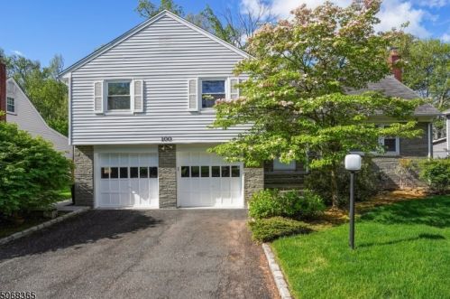 100 Evergreen Ave, Springfield, NJ 07081-2744