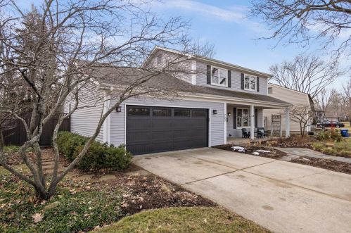 723 Fellows St, Saint Charles, IL 60174-3834