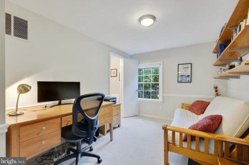 11601 Magruder Ln, Rockville MD 20852-4369 exterior