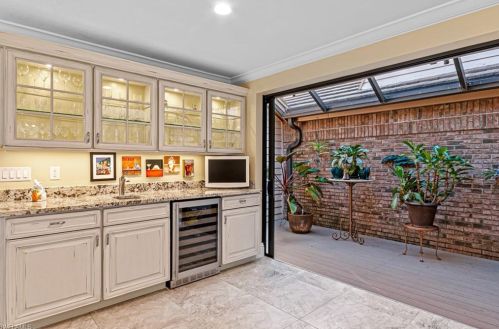 4022 Crayton Rd, Naples FL 34103-3576 exterior