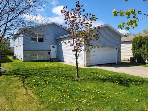 1525 11th St, Waukegan, IL 60085-7602