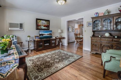 102 Meadow Ln, Poughkeepsie NY 12603-3278 exterior