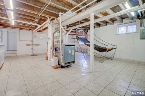 170 Fulton St, N Milford NJ 07646-1650 exterior