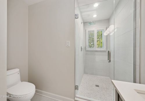 2701 Janssen Ave, Chicago IL 60657-1323 exterior