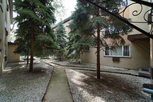 1714 Touhy Ave, Chicago IL  60626-5957 exterior