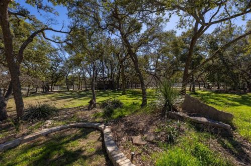 229 Ridgewood Rd, Georgetown, TX 78633-9569