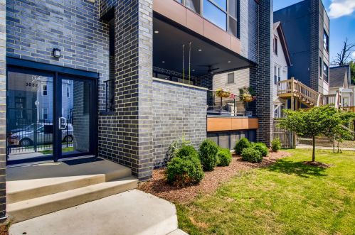 3032 Lyndale St, Chicago, IL 60647-2812