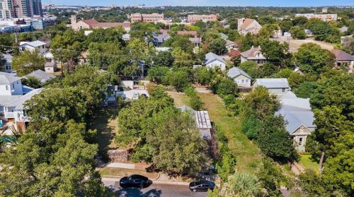 1008 8th St, Austin TX 78702 exterior