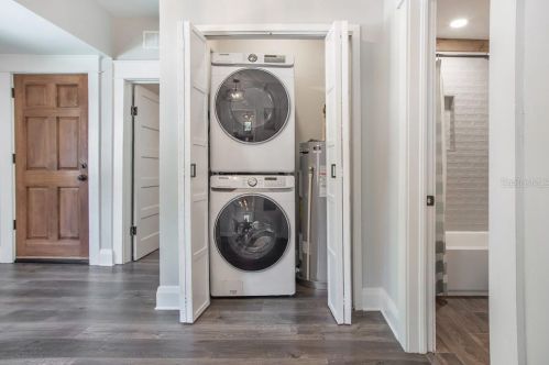 402 Amelia Ave, Tampa FL 33602-1804 exterior