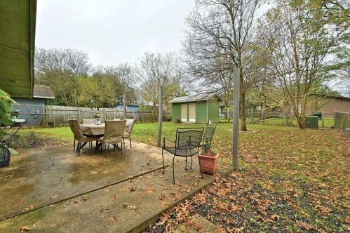 2518 Bitter Crk Dr, Austin TX 78744-5211 exterior