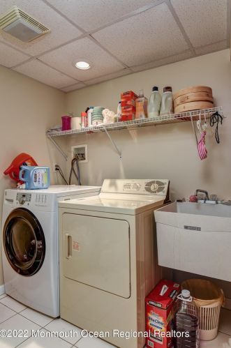 19 Cres Rd, Old Bridge NJ 08857-4101 exterior