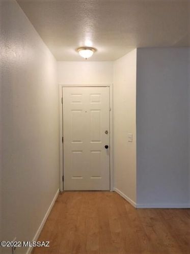 5688 Wood Crest Dr, Tucson AZ  85746-1305 exterior