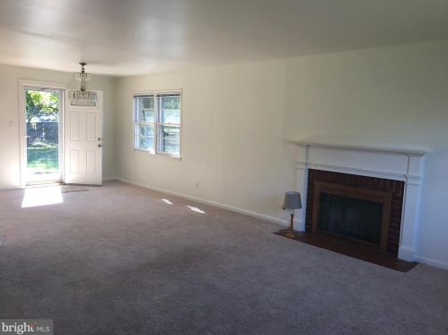 7033 Santa Maria Ct, Mc Lean VA  22101-3410 exterior