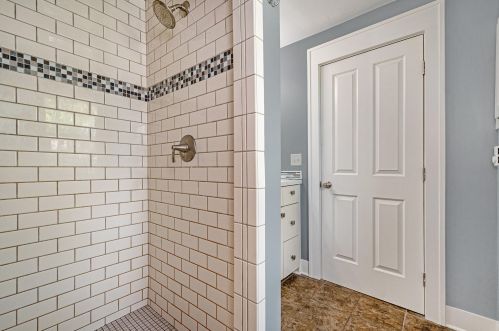 20 Un Ave, Grand Rapids MI 49503-4413 exterior