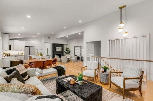 1639 Crestline Dr, Atlanta GA  30345-3820 exterior