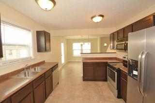 11209 Leo Dr, Indianapolis IN  46235-4973 exterior