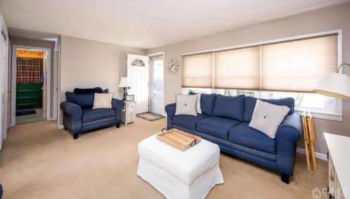 134 Brown Ave, Iselin NJ 08830-2502 exterior