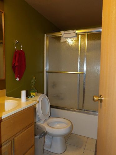 1303 Grand Ave, Waukegan IL 60085-2301 exterior