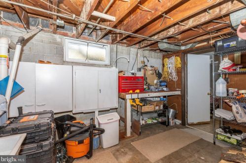 604 Forest Glen Rd, Silver Spring MD 20910-1122 exterior