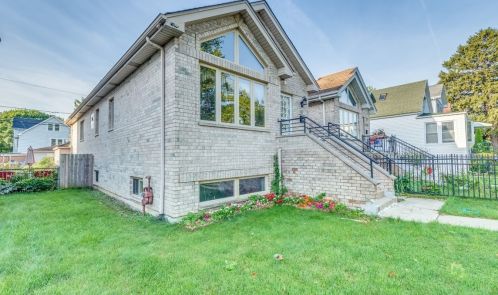 5207 Winona St, Chicago, IL 60630-2238