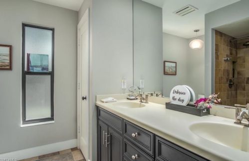 177 Edgemere Way, Naples FL 34105-7108 exterior