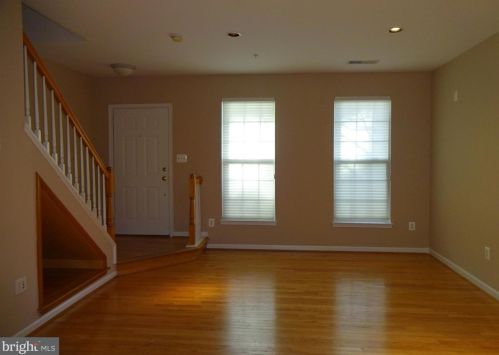 5060 Donovan Dr, Alexandria VA  22304-8628 exterior