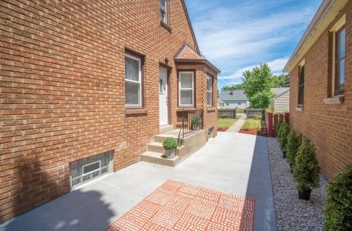 4314 54th St, Milwaukee, WI 53220-3506