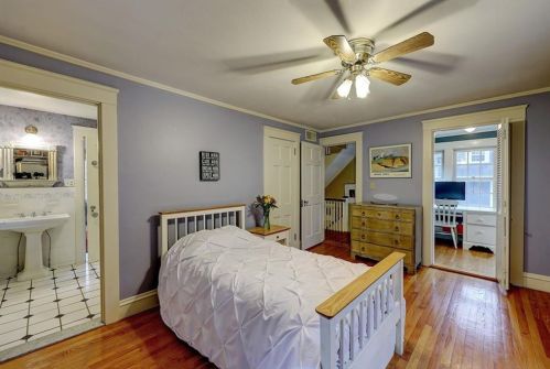 166 Arlington Ave, Providence RI 02906-2331 exterior