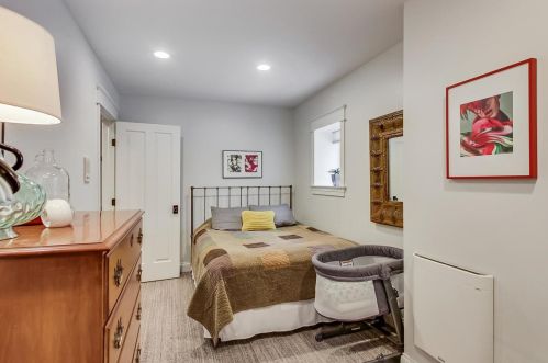 1840 Wellington Ave, Chicago IL 60657-4030 exterior