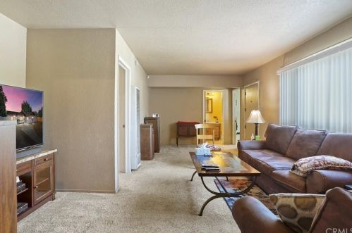 990 Julian St, Turlock CA 95380-3810 exterior