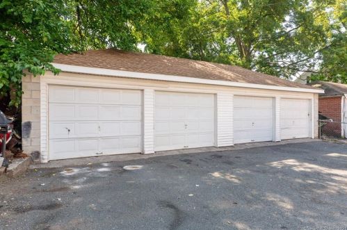 34 Lincoln St, New Britain CT 06052-1638 exterior