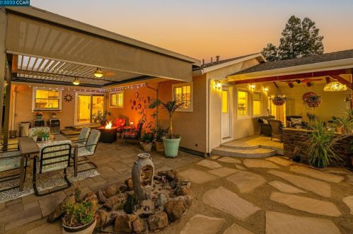 1326 Oregon Dr, Concord CA 94521-4640 exterior