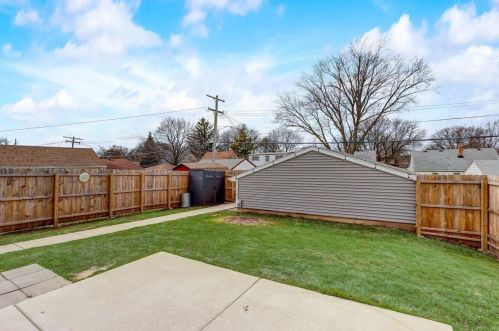 2953 95th St, Milwaukee WI  53227-3613 exterior