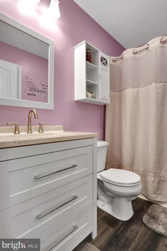 77 Overlook Dr, Hanover PA 17331-9136 exterior