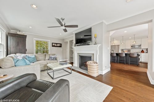 675 Prospect Ave, Elmhurst IL 60126-5008 exterior