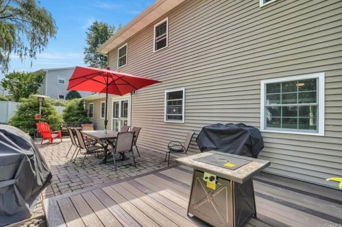 21 Scott Dr, Middletown NY 10941-1127 exterior