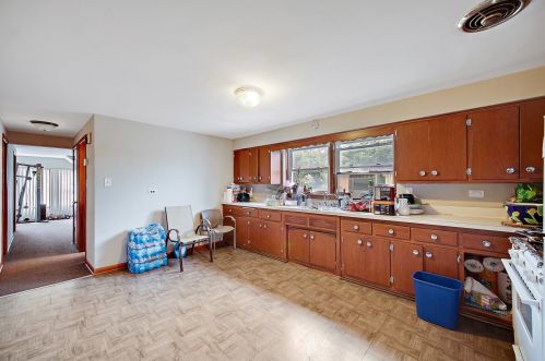 6201 Kilpatrick Ave, Chicago IL 60652-3050 exterior