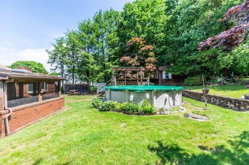 702 Knollwood Dr, Woonsocket RI 02895-2632 exterior