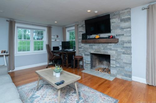 494 Main St, Hartford CT 06109-1818 exterior