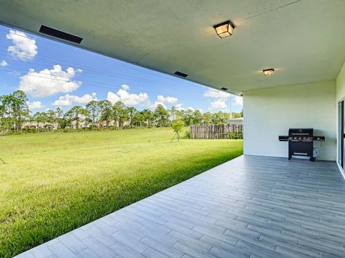 2588 Edgarce St, Fort Pierce FL  34953-2726 exterior