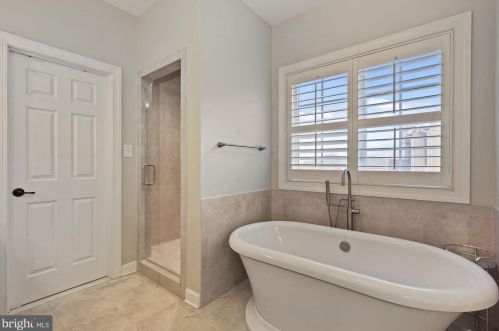 13 Hoffman Dr, Middletown MD 21769-7882 exterior